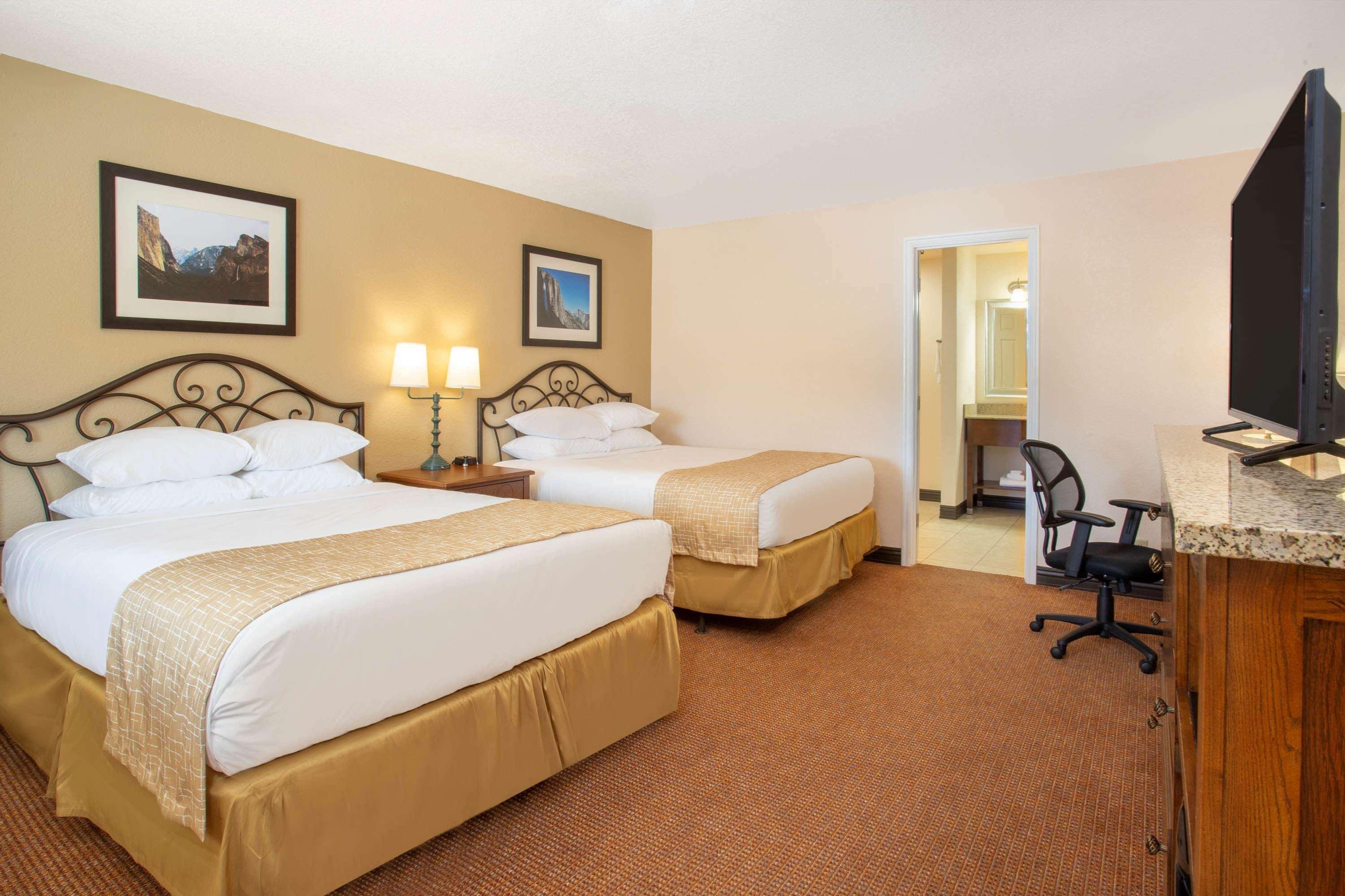 Travelodge By Wyndham Hawthorne Exteriér fotografie