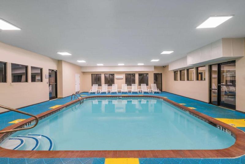 Travelodge By Wyndham Hawthorne Exteriér fotografie