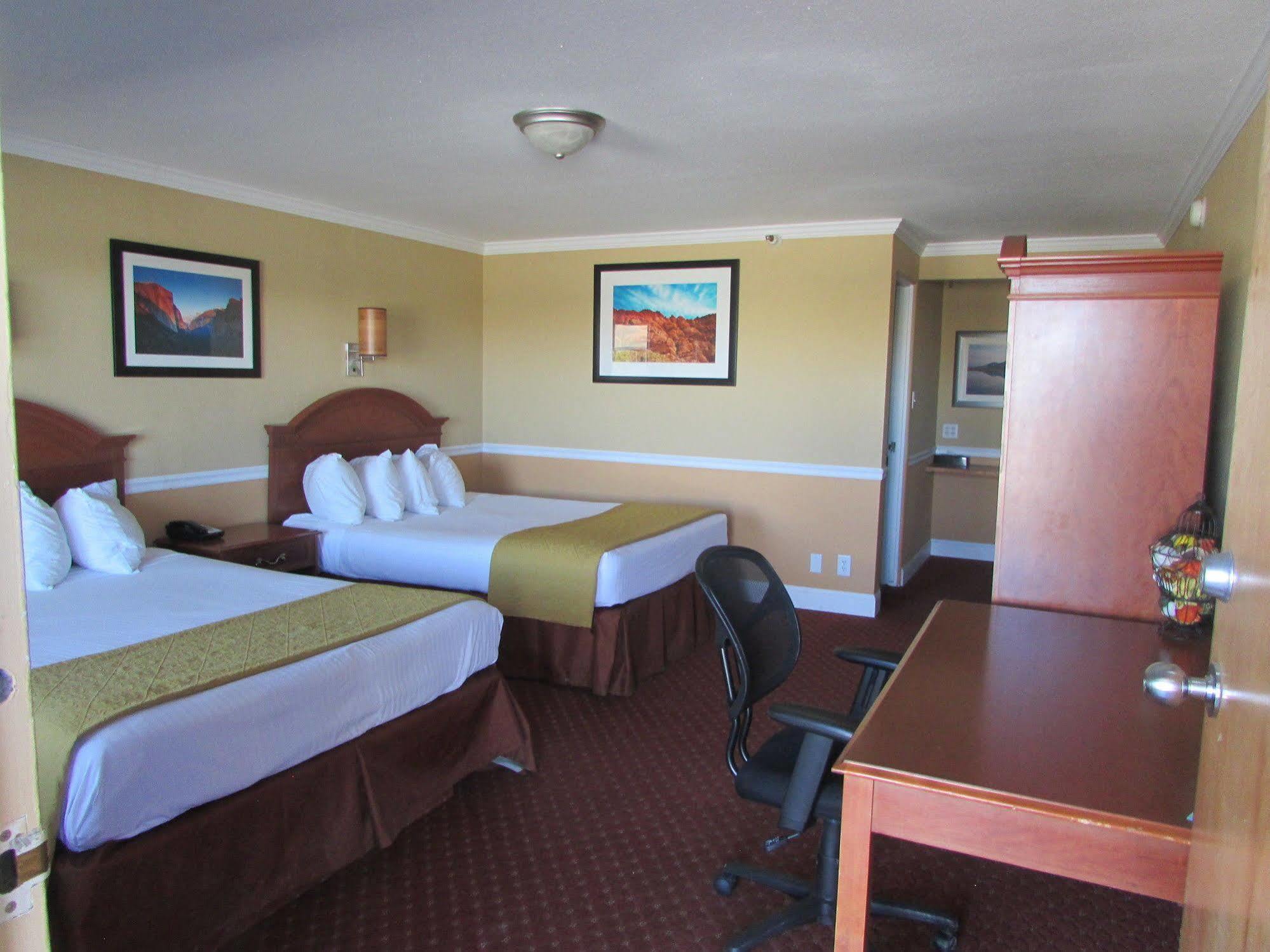 Travelodge By Wyndham Hawthorne Exteriér fotografie
